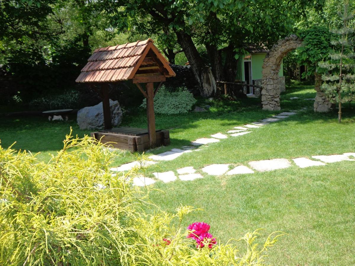 Bed and Breakfast Eco Garden Діліжан Екстер'єр фото